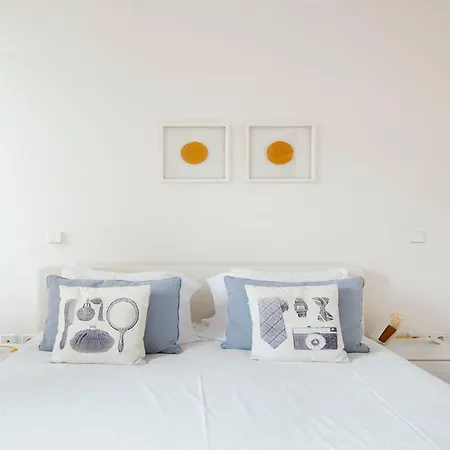 Plum Guide - Apricot Crochet Apartment *